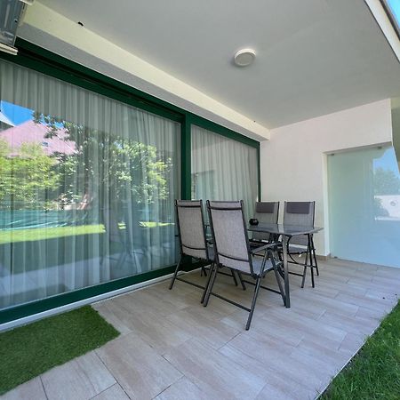 Villa Bauhaus Wellness Apartman Fsz. 1 Siofok Exterior photo