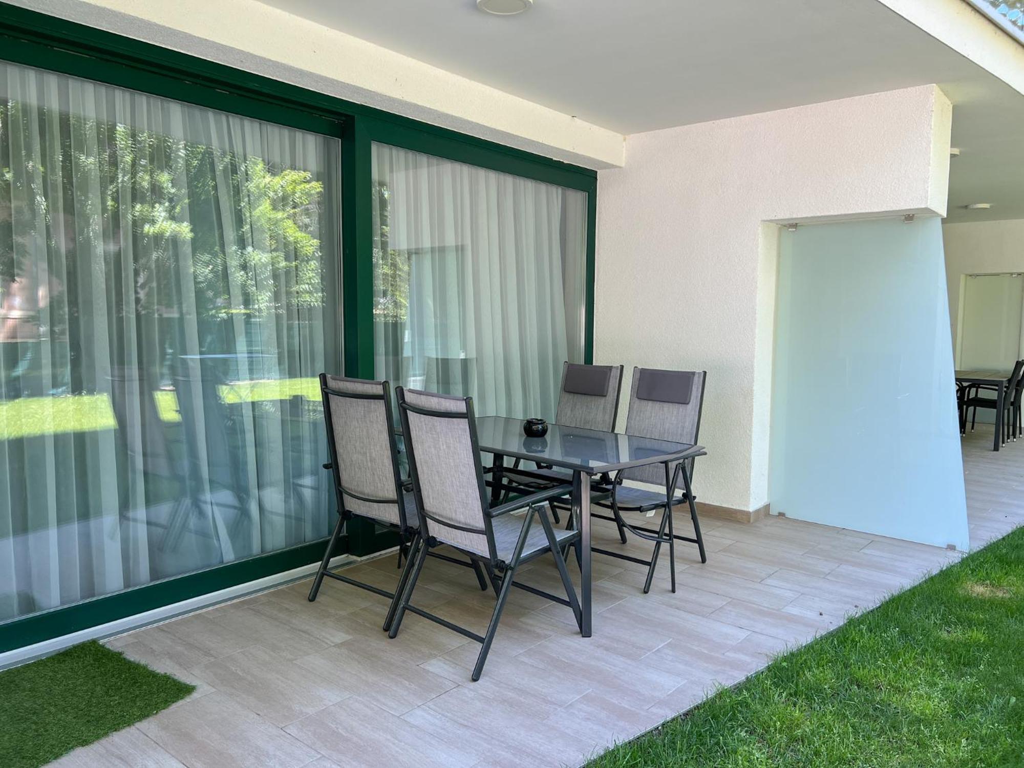 Villa Bauhaus Wellness Apartman Fsz. 1 Siofok Exterior photo